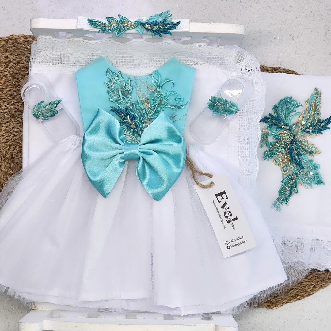 Blanco y aqua