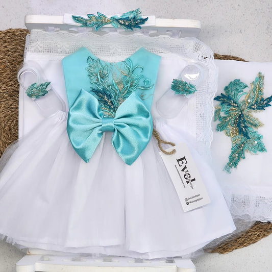 Blanco y aqua