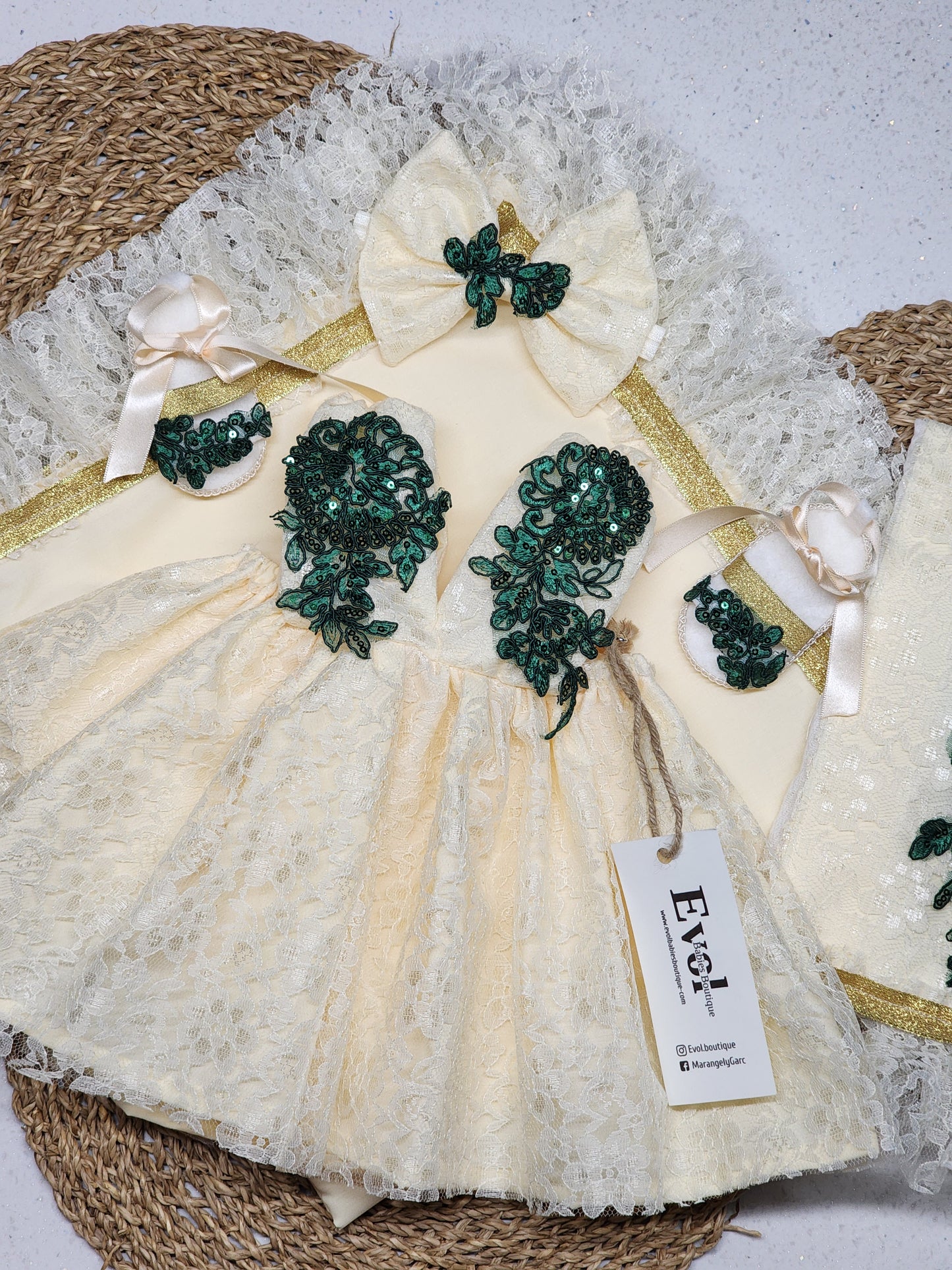 Crema y verde