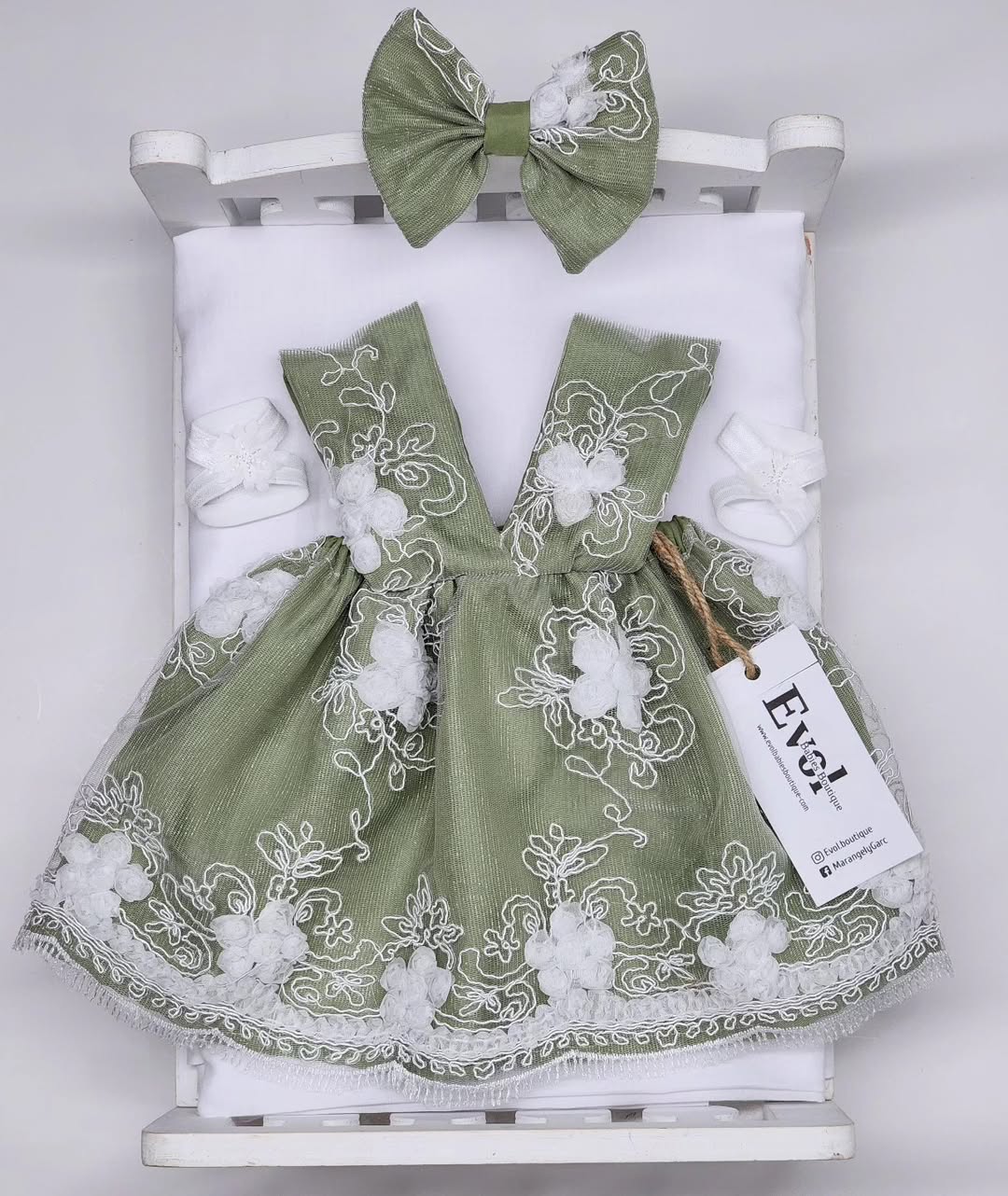 Verde sage y blanco