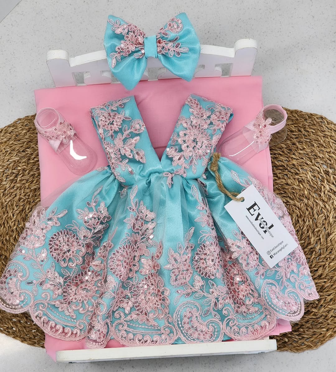 Aqua y rosa