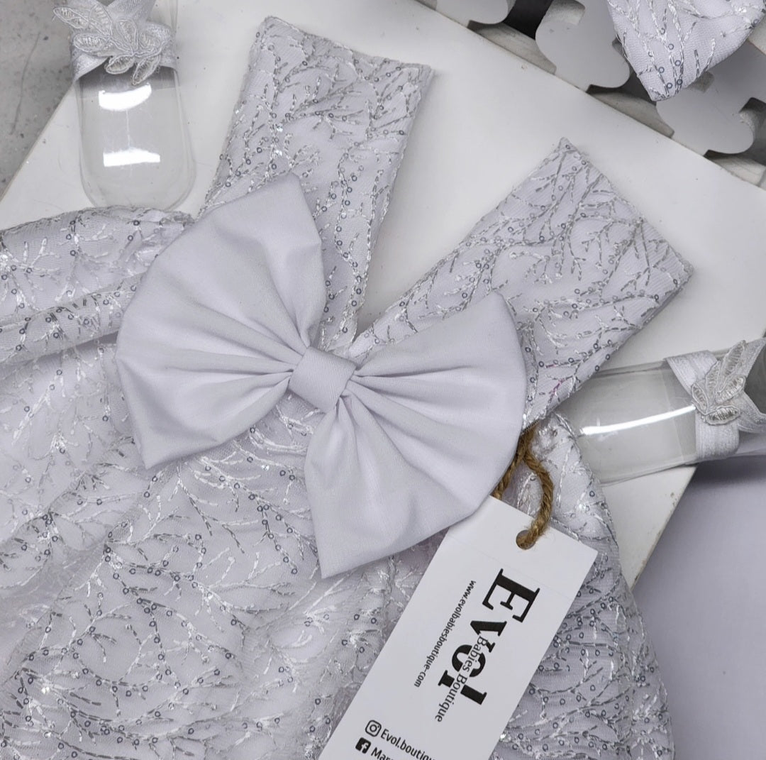 Blanco con lentejuelas plata