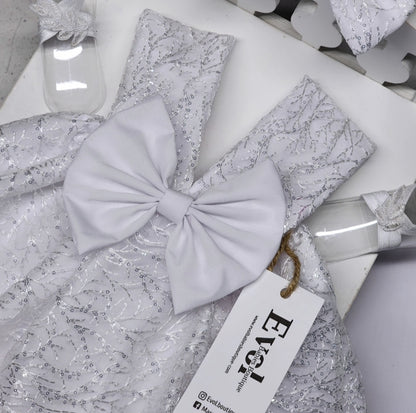 Blanco con lentejuelas plata